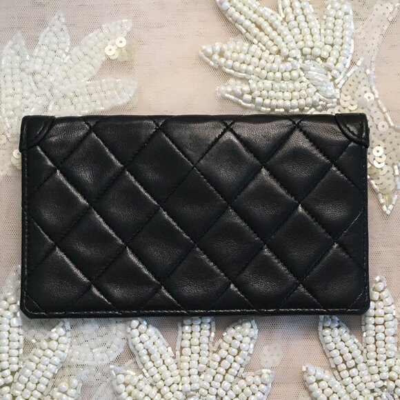 CHANEL Timeless Trapeze Quilted Leather Pouch in Black Calf Leather Authentic - Picture 3 of 10
